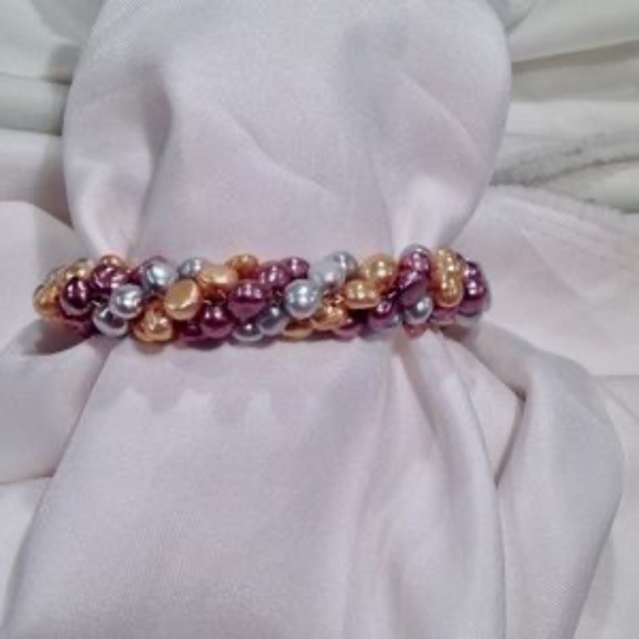 💲SALE 💲 NWOT Genuine Dyed Pastel Pearl Stretch Bracelet - Picture 4 of 5